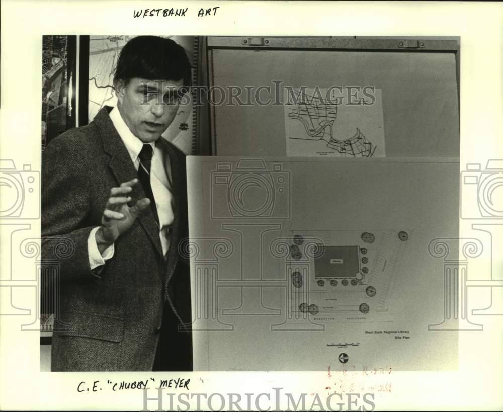 1984 Press Photo C.E. Chubby Meyer during meeting at Jefferson Parish Library- Historic Images