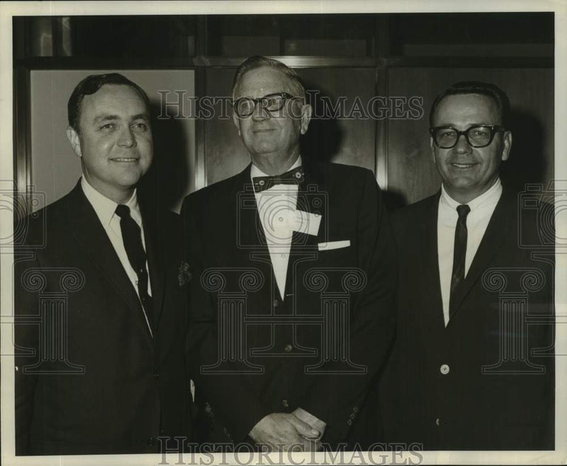 Load image into Gallery viewer, 1966 Press Photo Attendees at Federal Deposit Insurance Corporation conference
