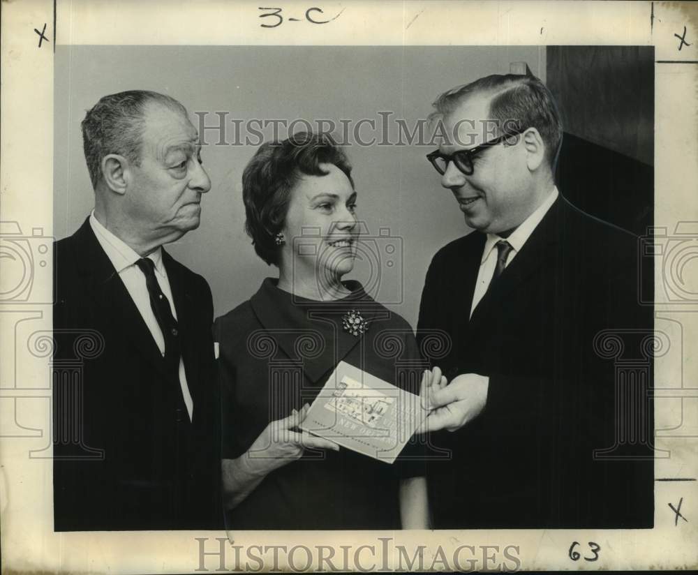 1965 Press Photo Mrs. Rosina Laviolette honored - service to N.O. Public Library- Historic Images