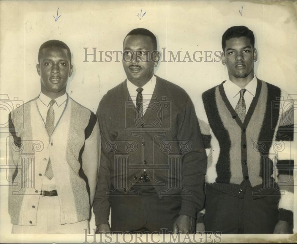 1968 Press Photo Gabriel Lafayette, Coach Oscar James and Phil Barre- Historic Images