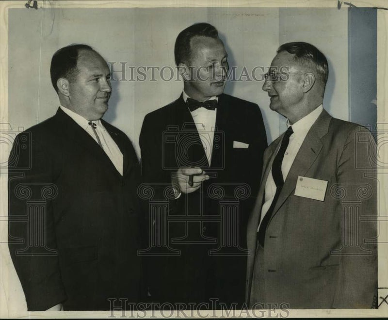 Load image into Gallery viewer, 1963 Press Photo Society of Naval Architects members - nob94192
