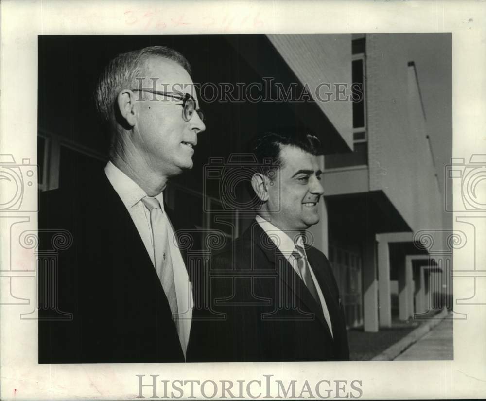 1968 Press Photo John Koelemay and Doctor Frank Incaprera of Methodist Hospital