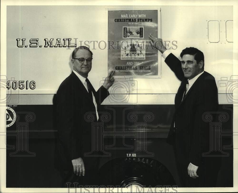 1969 Press Photo Gilbert M. Mellin with Paul Burke inspecting Post Office trucks- Historic Images