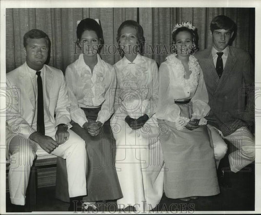 1968 Press Photo Merrick, Higgins, Dascomb, Baltar & Delaurel attend a party