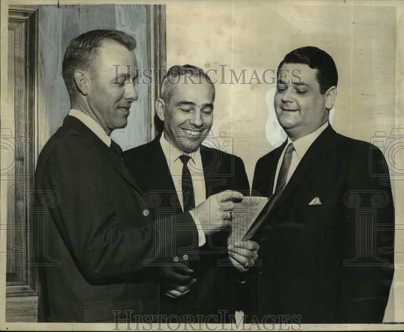 Load image into Gallery viewer, 1966 Press Photo Speakers At Bottlers Convention, Monteleone Hotel, New Orleans
