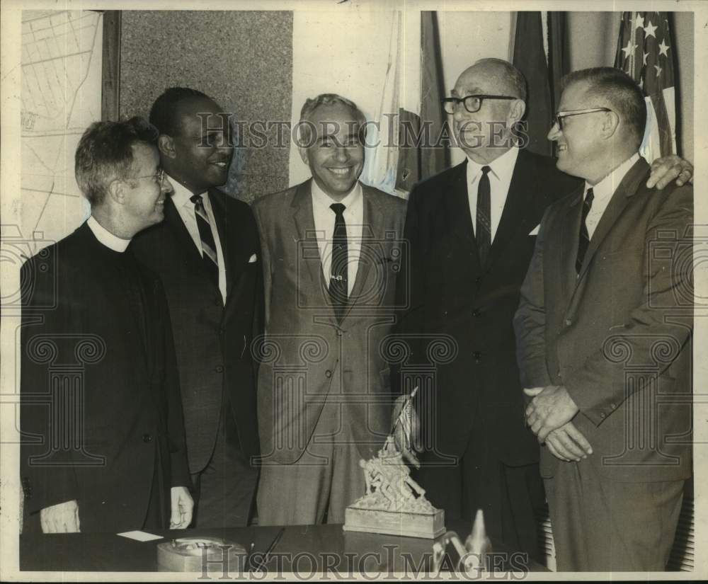 1968 Press Photo Religious Leaders At City Hall, Plan Day Of Prayer, New Orleans