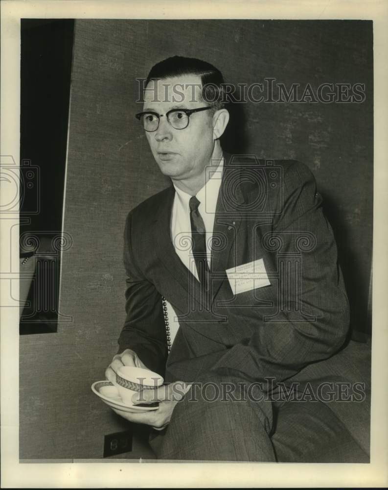 1965 Press Photo Dwight F. Metzler, Keynote Speaker On Public Health, Jung Hotel- Historic Images