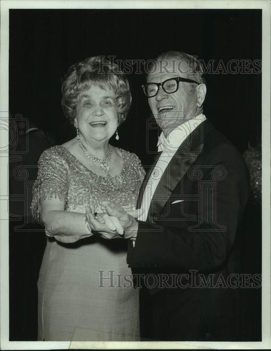 1969 Press Photo Perle Mesta Enjoys A Dance - nob94763