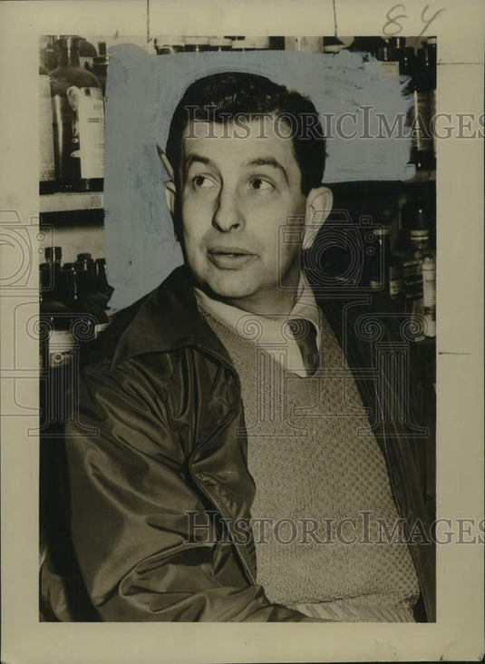 1953 Press Photo Sam Mexic arrested at Sherry's Drug Store in Dumaine
