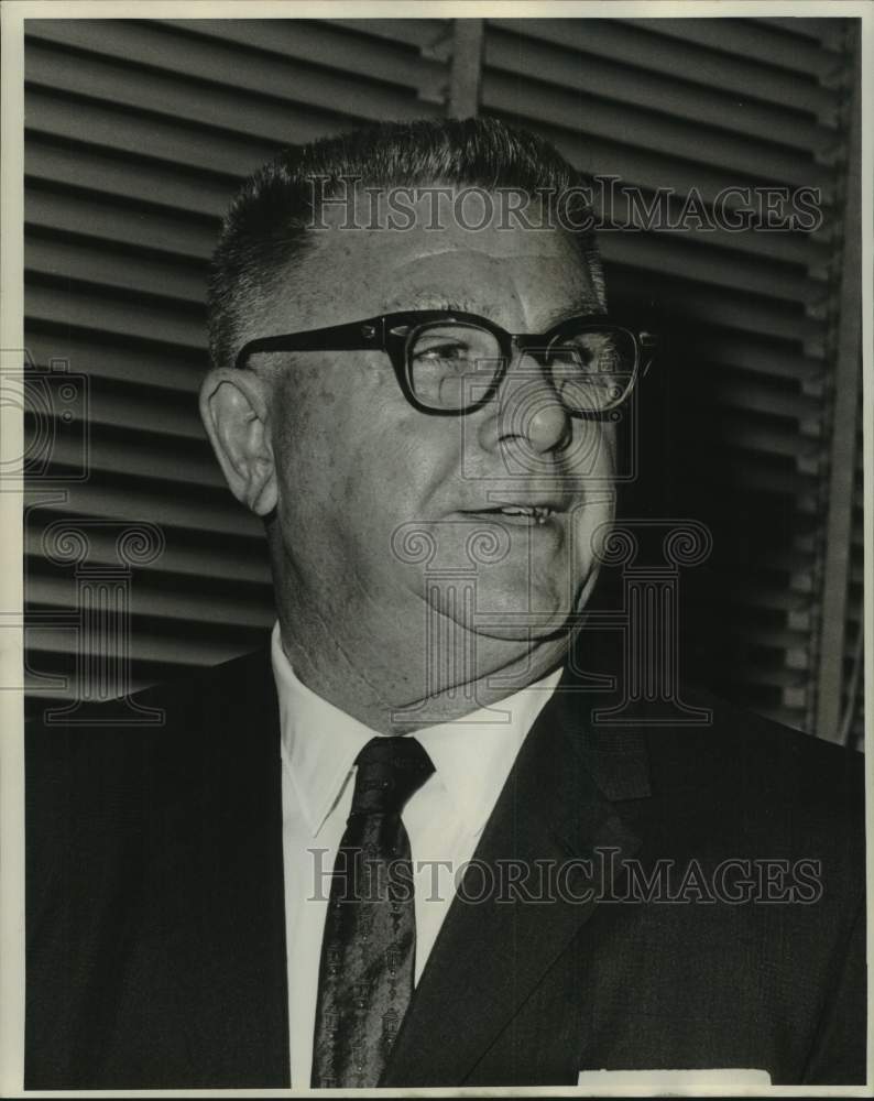 Load image into Gallery viewer, 1967 Press Photo Frank Meydrich, president of Louisiana Supermarkets Association
