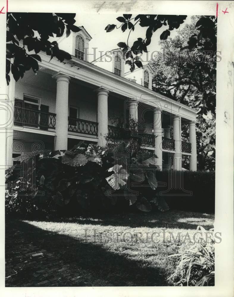 1976 Press Photo Exterior view of the Oak Alley Plantation home- Historic Images