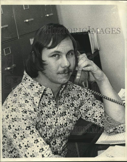1975 Press Photo Brian Nuss, University of New Orleans intern for City Hall- Historic Images