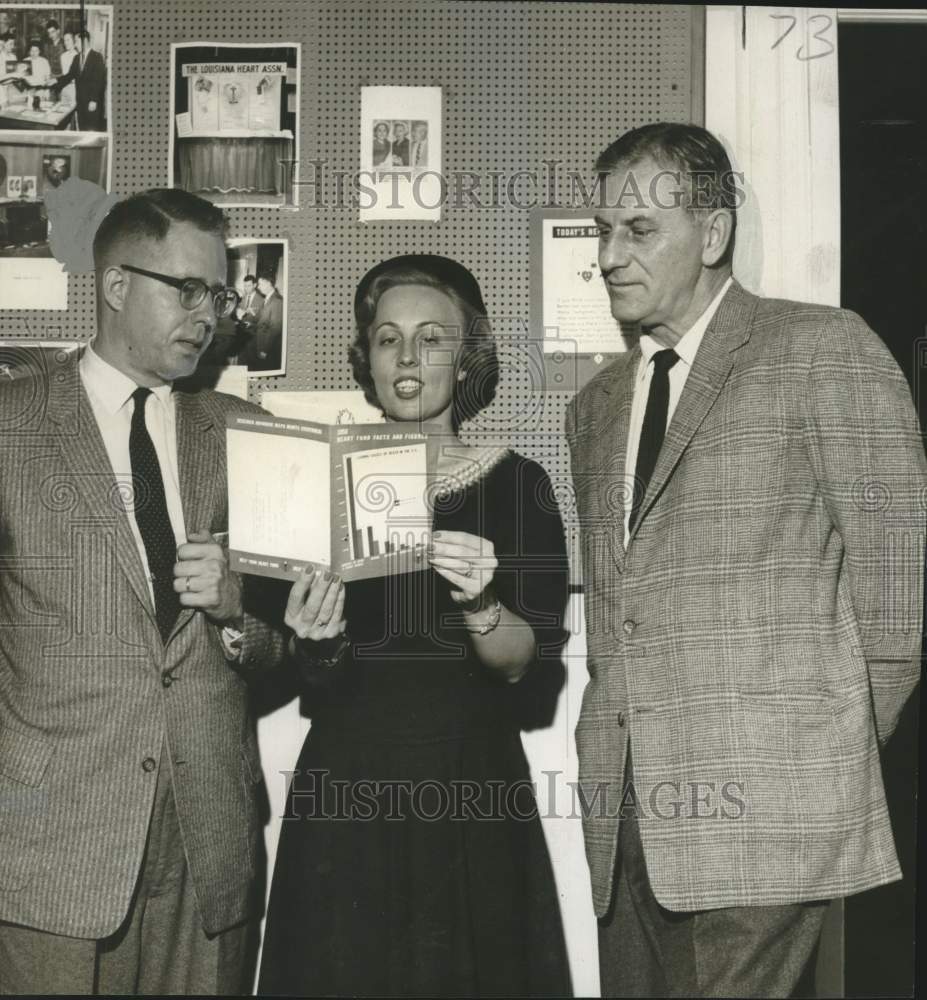 1957 Press Photo Delegates discuss the plans for 1958 Heart Fund campaign