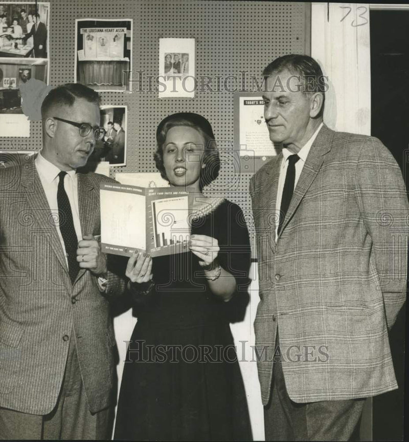 Load image into Gallery viewer, 1957 Press Photo Delegates discuss the plans for 1958 Heart Fund campaign
