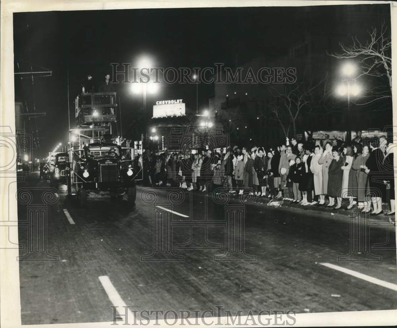 Load image into Gallery viewer, 1960 Press Photo New Orleans Public Service Maintenance Truck, Adonis Parade
