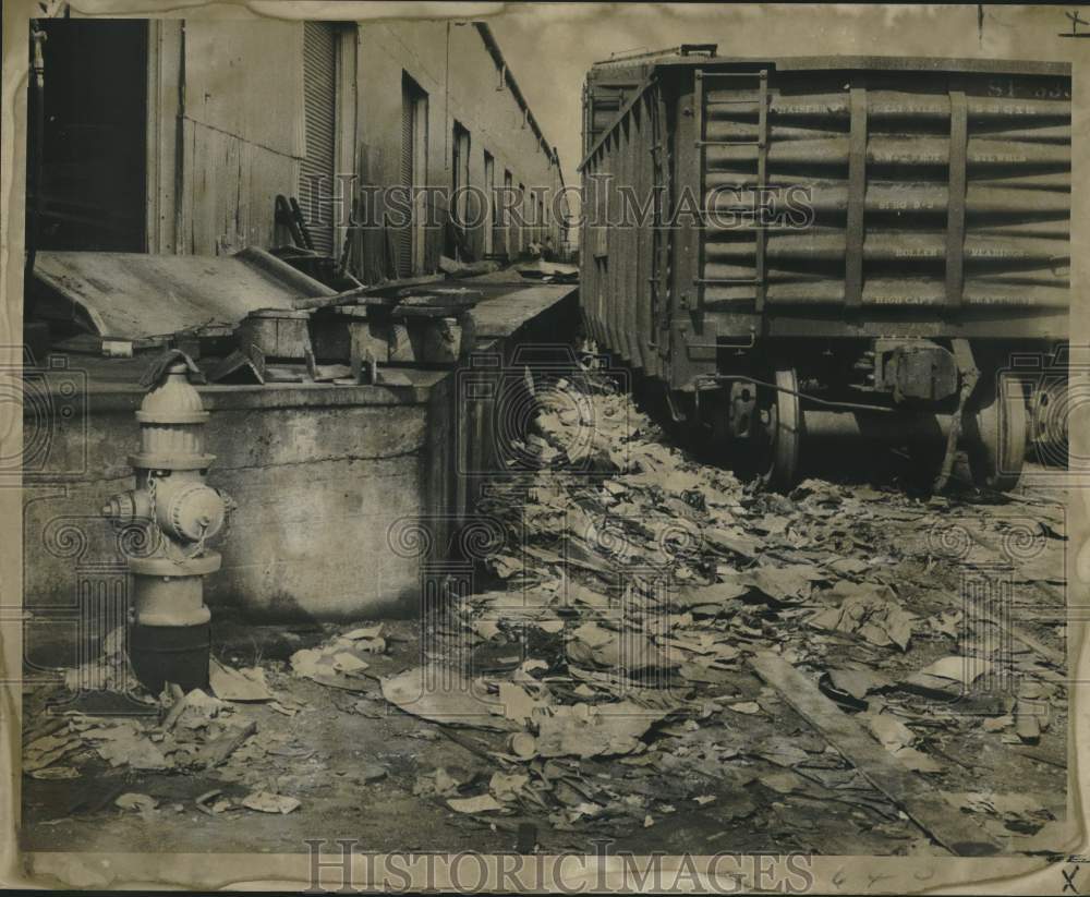 1969 Press Photo Rubbish Public Belt Railroad tracks at Seventh Street Wharf- Historic Images