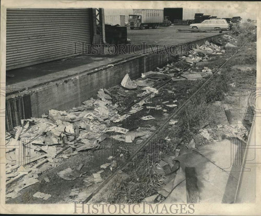 1969 Press Photo Rubbish Public Belt Railroad tracks at Mandeville Street Wharf- Historic Images