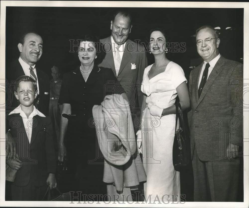 1956 Press Photo Ambassador Albert Nufer with his family and Councilman Schiro- Historic Images