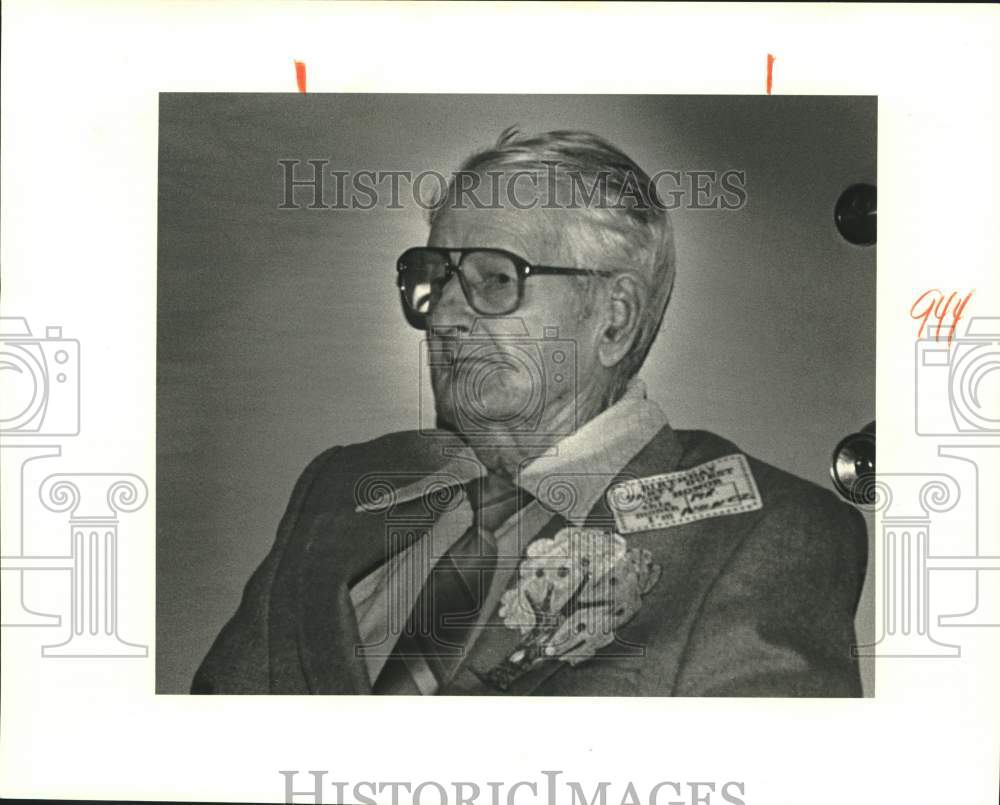 1988 Press Photo August Nunex celebrated 87th birthday at Poydras Manor- Historic Images