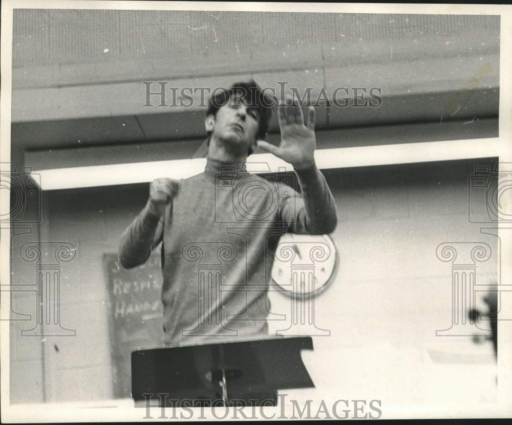 1970 Press Photo New Orleans Philharmonic conductor- Historic Images