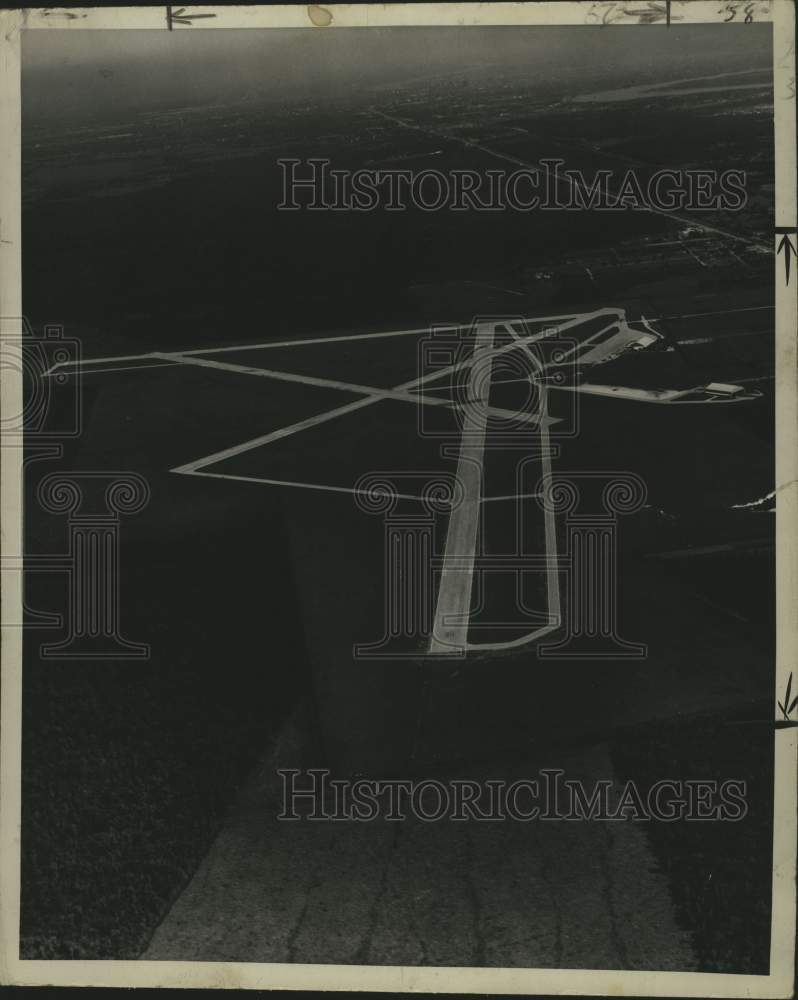 1947 Press Photo Aerial view of the New Orleans Airport- Historic Images