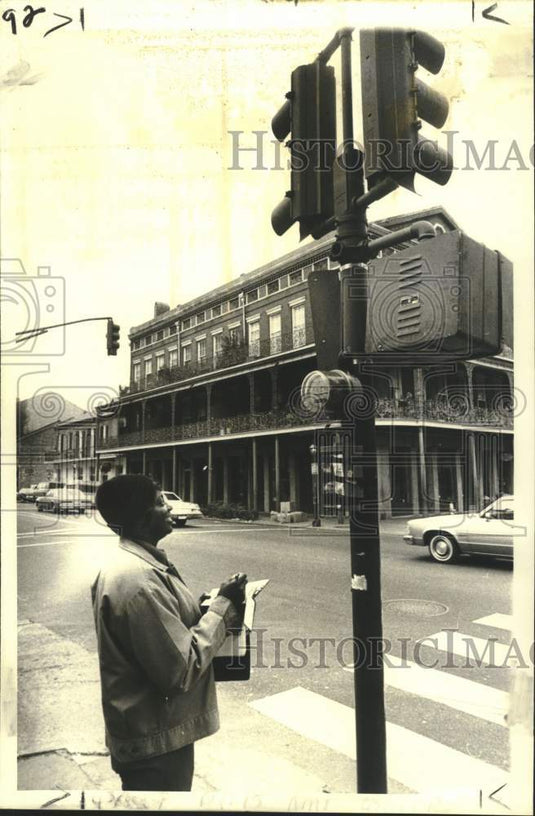 1980 Press Photo The New Orleans Public Service meter reader on Decatur Street- Historic Images