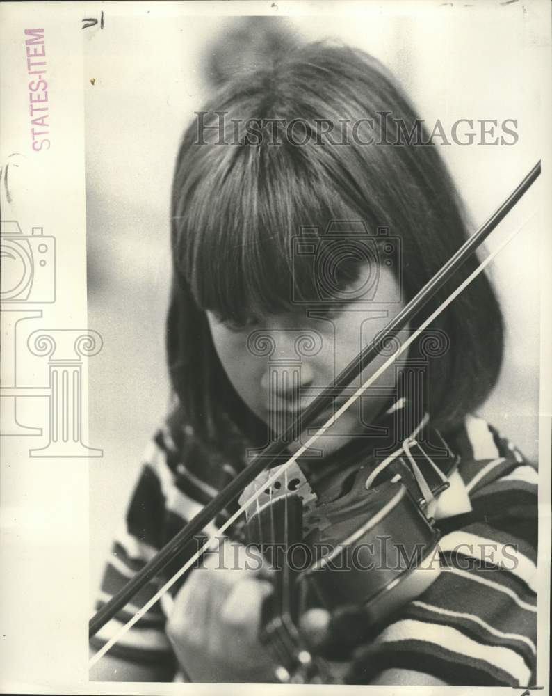 1977 Press Photo Julie Nielen, New Orleans Philharmonic Youth Training Orchestra- Historic Images