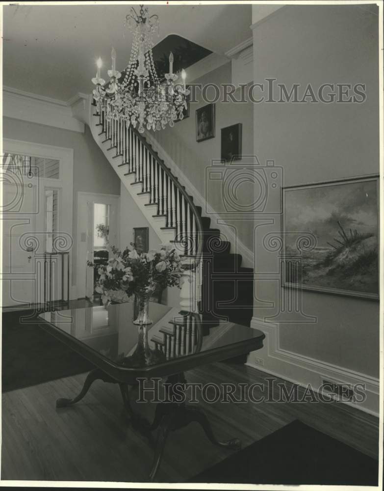 Press Photo Mr. and Mrs. Harold Neitzschman&#39;s home entranceway - nob97000- Historic Images