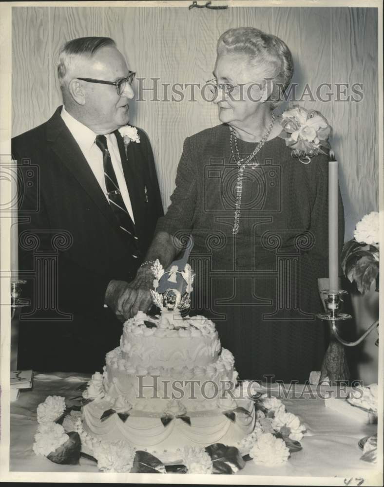 1963 Press Photo Mr. and Mrs. George Niemeyer celebrate 50th wedding anniversary