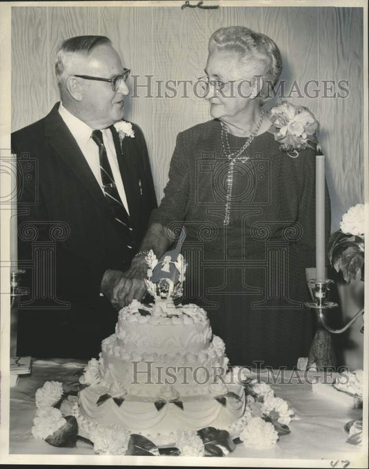 1963 Press Photo Mr. and Mrs. George Niemeyer celebrate 50th wedding anniversary