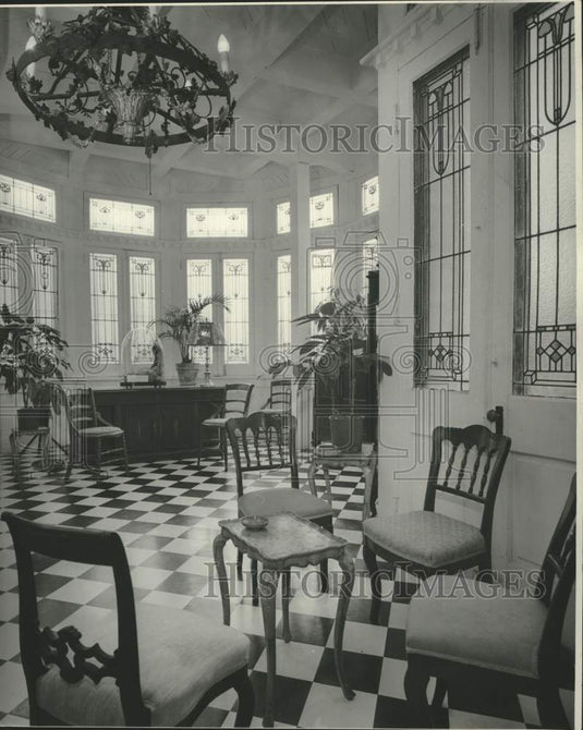 1975 Press Photo New Orleans Opera Guild House sunroom with Art Nouveau windows- Historic Images