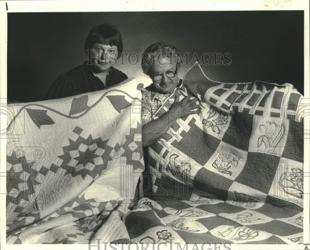 1982 Press Photo Two quilts at the National Quilting Association annual show- Historic Images