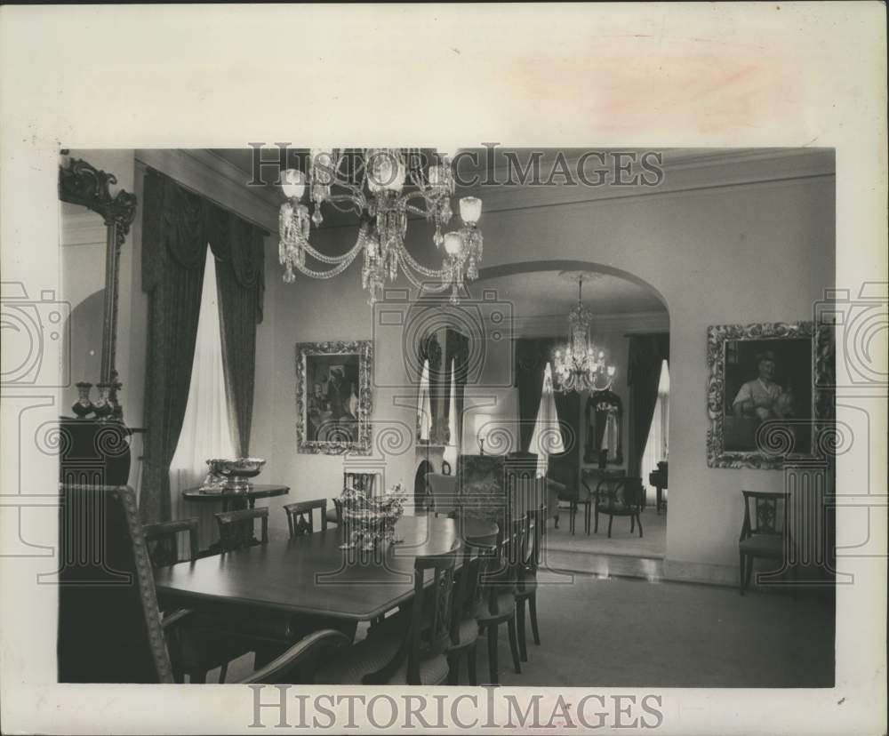 1965 Press Photo Formal dining room and drawing room of the Oaklawn Manor- Historic Images