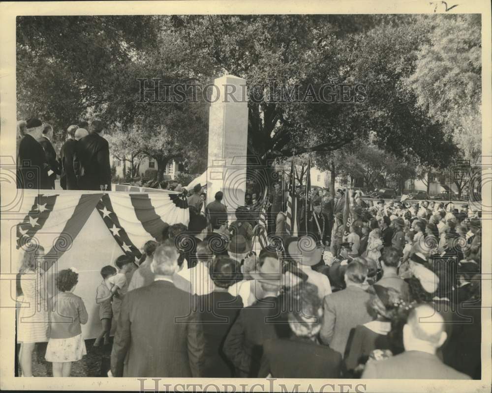1945 Press Photo Unveiling Ceremony, Memorial Monument, Carrollton Centennial