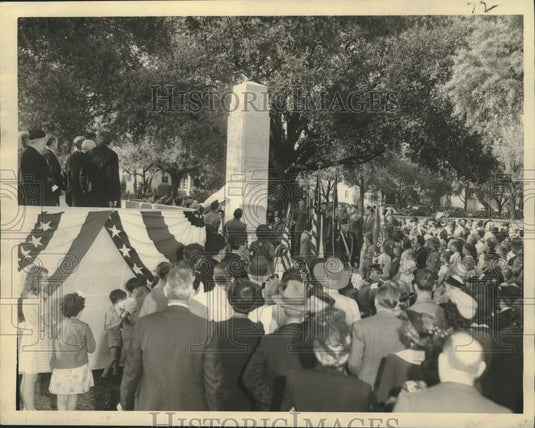 1945 Press Photo Unveiling Ceremony, Memorial Monument, Carrollton Centennial