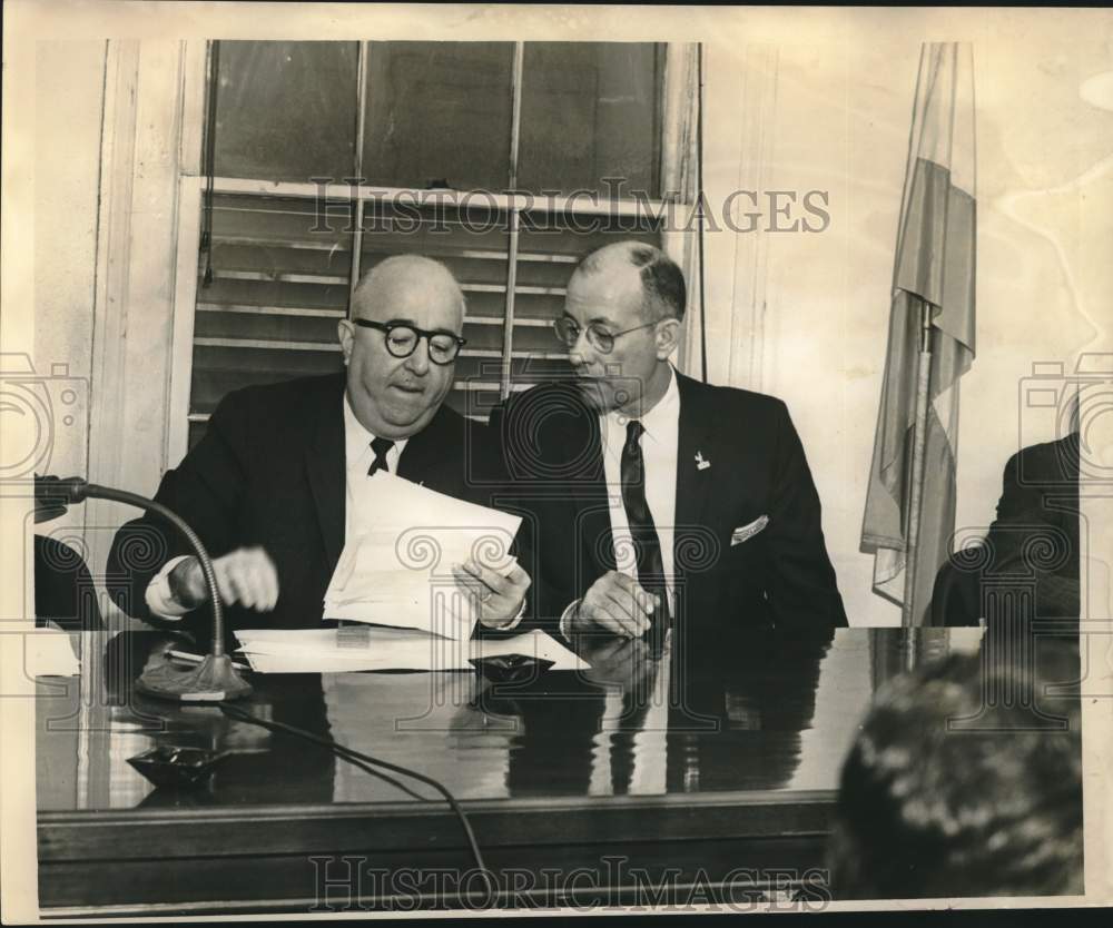 1962 Press Photo John Caswell and Thomas Barr of Dome Committee at 721 Poydras- Historic Images