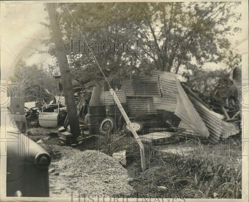 Load image into Gallery viewer, 1969 Press Photo Junk cars and trash at Whitney Junkyard - nob97815
