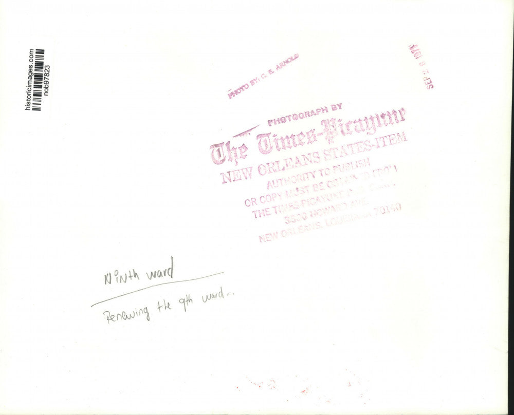 1971 Press Photo Renewing New Orleans Ninth Ward - nob97823