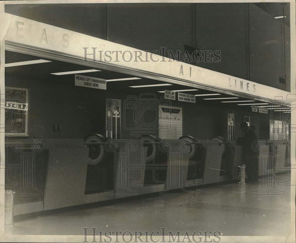 1961 Press Photo Empty Eastern Air Lines counter during strike, Moisant Airport