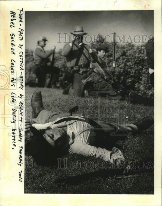 1982 Press Photo Soldier loses his life during Civil War re-enactment- Historic Images