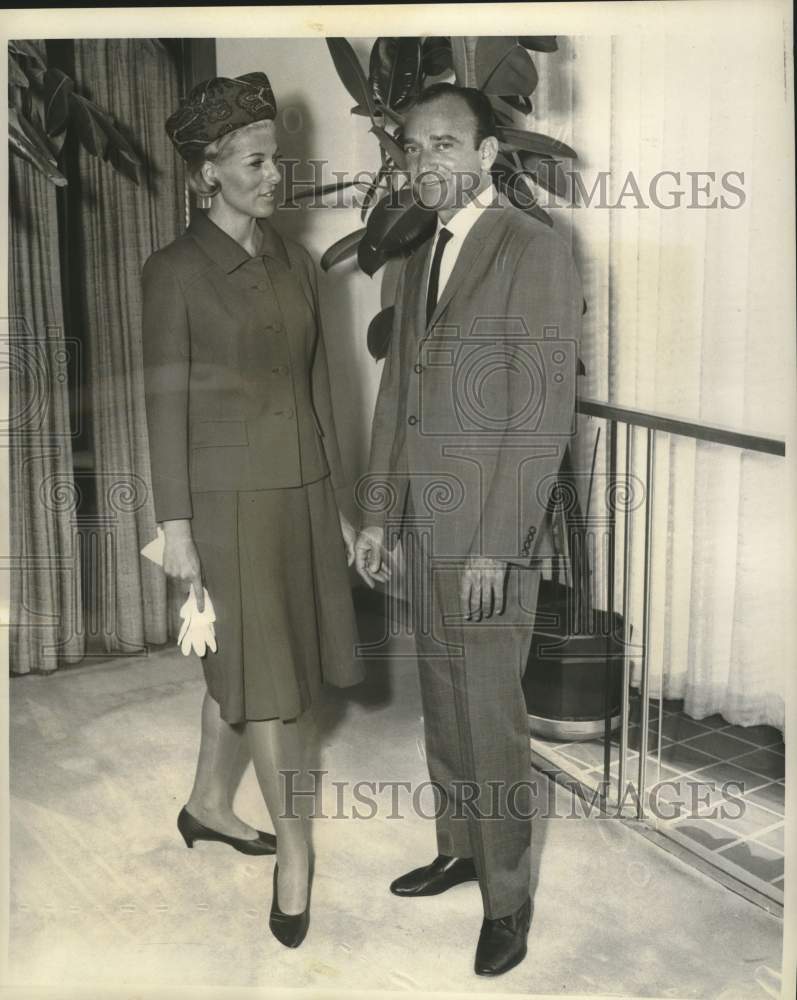 1964 Press Photo Dress Designer Stanley Nelson - nob98045