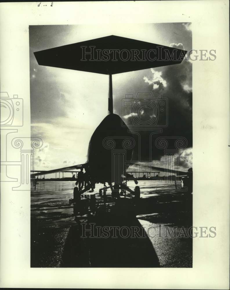 Load image into Gallery viewer, 1968 Press Photo Silhouette of F-104 Starfighter at North American Air Command
