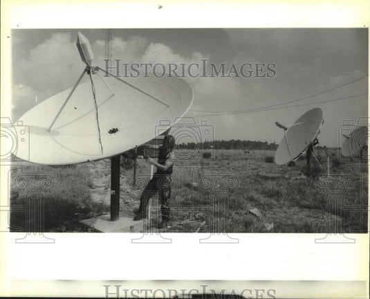 1989 Press Photo Lloyd McGriff, co-owner of North Parish Cablevision- Historic Images