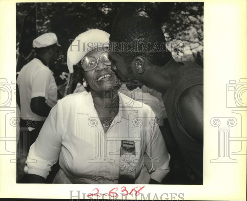 1989 Press Photo Sadie Tombar and Lennard Butler Jr. at the Mother&#39;s Day parade