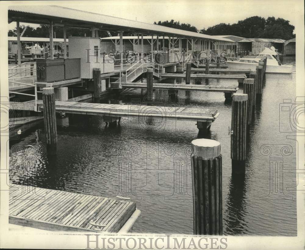 1968 Press Photo New Piers Open For Business At Orleans Marina, Total 400 Slips