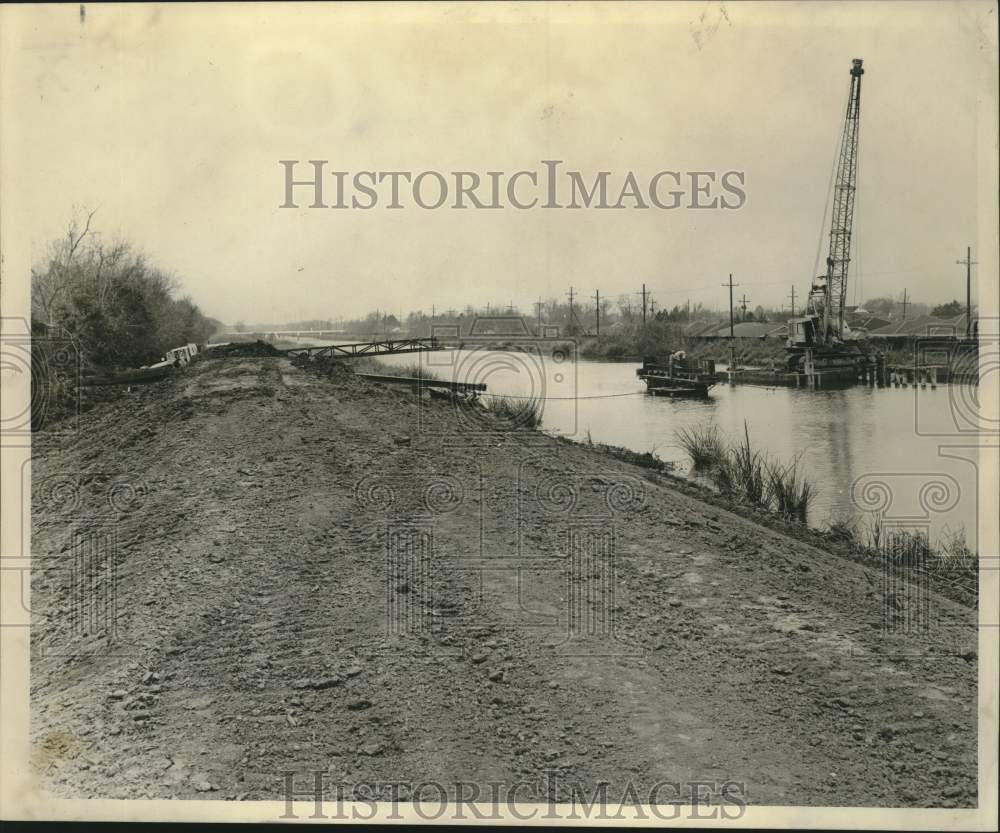 1965 Press Photo Project site of levee along the Orleans Levee Canal- Historic Images