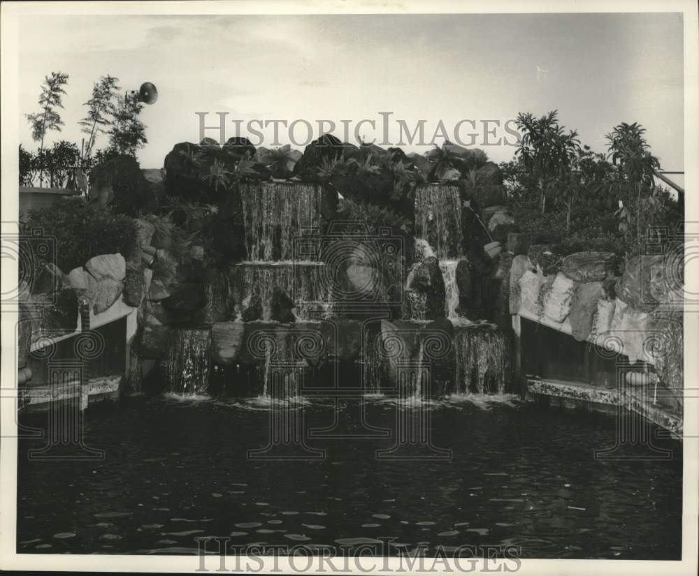 1966 Press Photo Man-Made Waterfall, Robert E. Lee Boulevard &amp; Bayou St. John- Historic Images