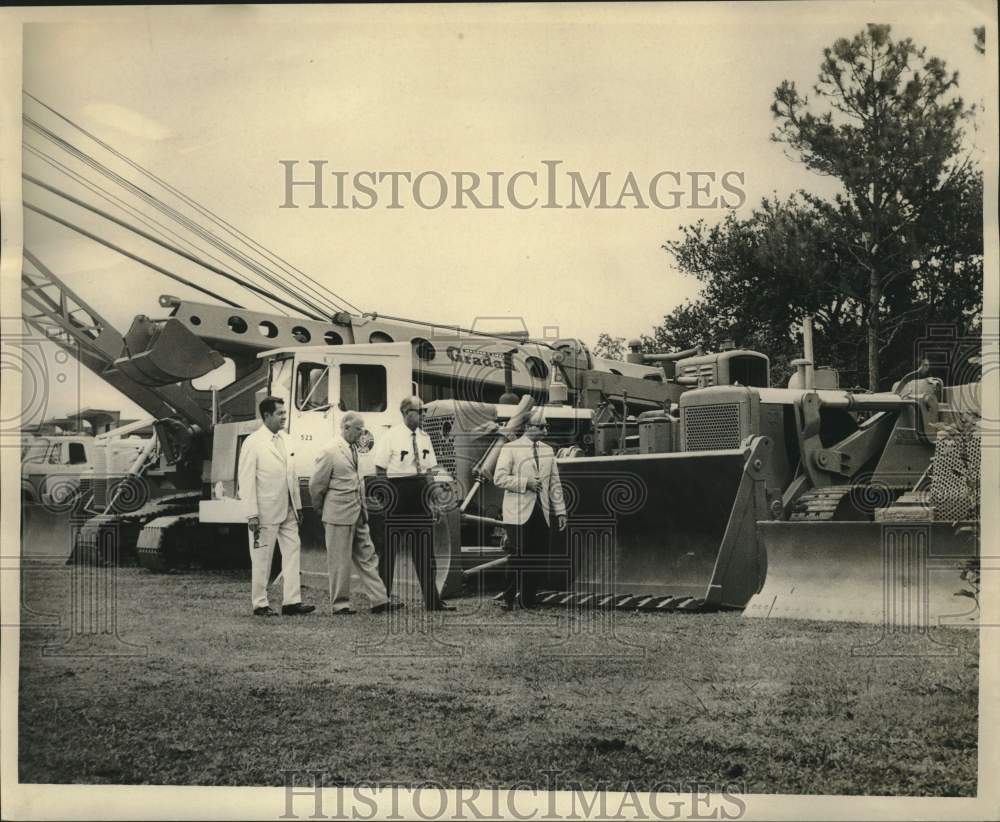 1967 Press Photo Orleans Levee Board Members Perform Equipment Inspection