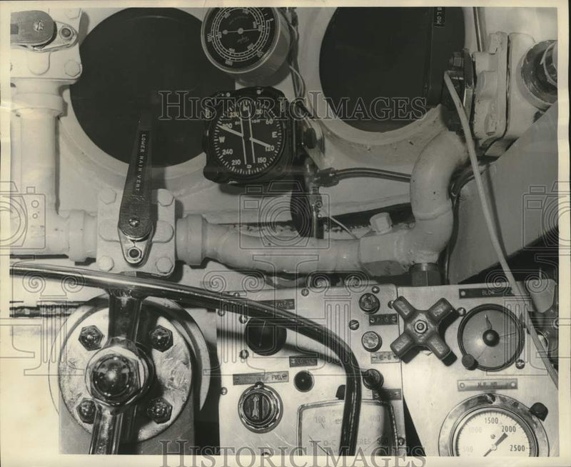 Load image into Gallery viewer, 1965 Press Photo Interior View Of Small Ocean Systems Inc. Submarine - nob98717
