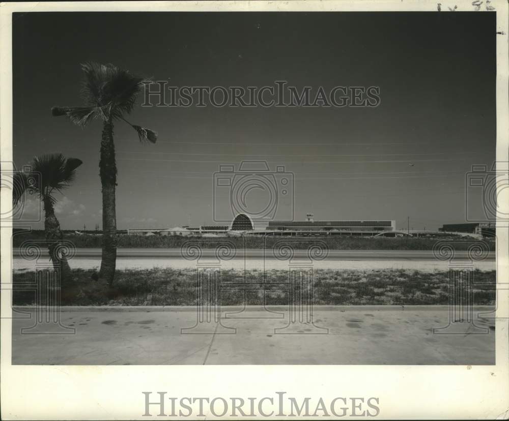 1959 Press Photo Palm Trees Set Off New Terminal, Moisant International Airport
